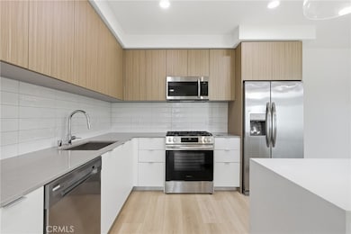 12078 Guerin St unit 207, Los Angeles, CA 91604 - photo 5