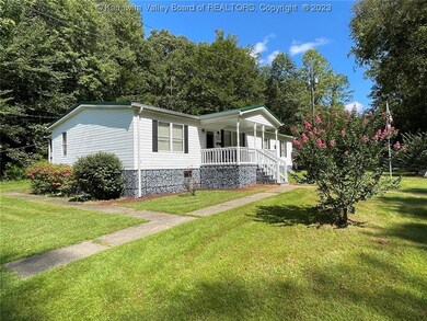 27 Triplett Rd, Branchland, WV 25506 - photo 3