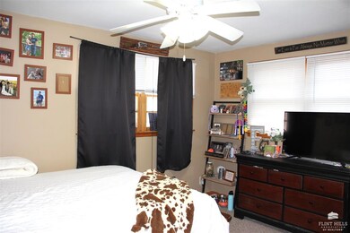 1409 Jarvis Dr, Manhattan, KS 66502 - photo 4