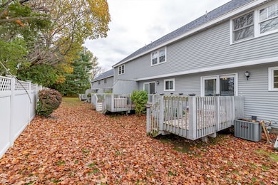 148 Flower Ln unit 14, Dracut, MA 01826 - photo 2