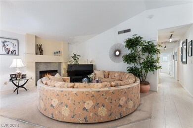 9532 Sunken Reef Cir, Las Vegas, NV 89117 - photo 5