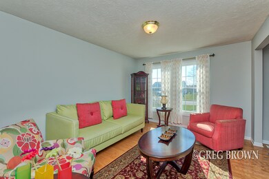 05 Sitting Room