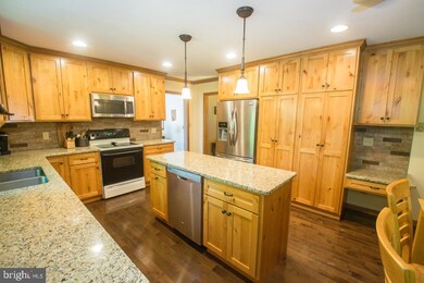 512 Indian Ln, Boyertown, PA 19512 - photo 3