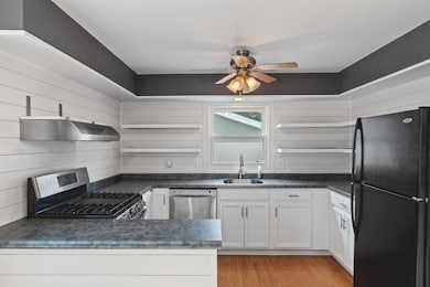 1426 21st Ave S unit 1426, Wisconsin Rapids, WI 54495 - photo 2