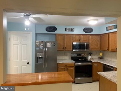 4063 Buttonwood Dr, Mount Joy, PA 17552 - photo 3