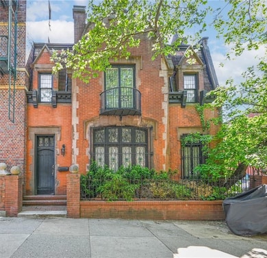 860 Union St, Brooklyn, NY 11215 - photo 2