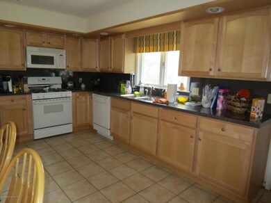 14 Butler St, Old Forge, PA 18518 - photo 5