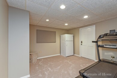 53 Venetian Way Cir, Wheaton, IL 60189 - photo 5