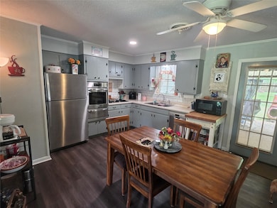 512 W Nevada Ave, Vivian, LA 71082 - photo 3