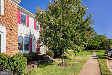 13212 Custom House Ct, Fairfax, VA 22033 - photo 3