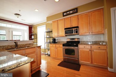 2466 Curie Ct unit 18, Herndon, VA 20171 - photo 2