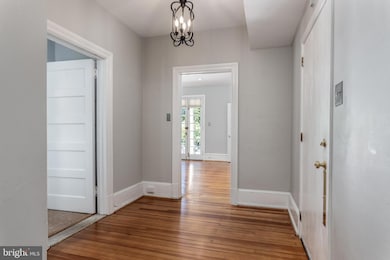 118 Montrose Ave unit B, Bryn Mawr, PA 19010 - photo 3