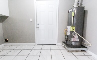 8215 Coastway Ln, Houston, TX 77075 - photo 4