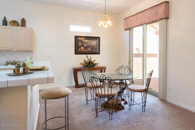 8 dining room & kitchen bar