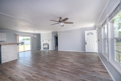 1813 Conveyor Dr, Joshua, TX 76058 - photo 2