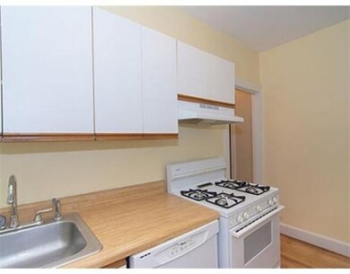 93 Strathmore Rd unit B, Brighton, MA 02135 - photo 4