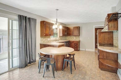 1130 W Westview St, Springfield, MO 65807 - photo 3