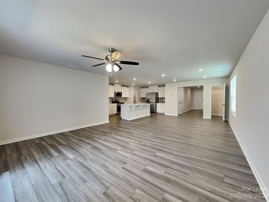 127 Brentwood Dr, Statesville, NC 28625 - photo 2