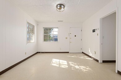 04 - Living Area