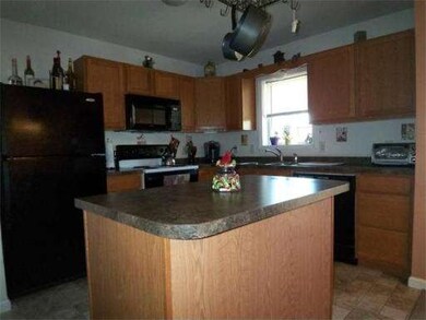 36 Robin Ln, Orange, MA 01364 - photo 5