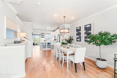 Dining to KItchen