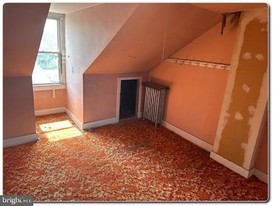 32 E Oak St, Shenandoah, PA 17976 - photo 2