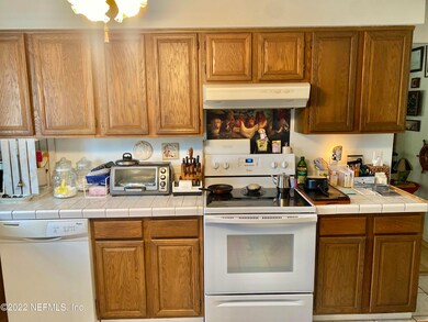 4703 Tara Woods Dr E, Jacksonville, FL 32210 - photo 7