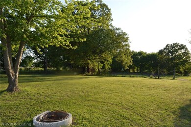 firepit! Pasture and fenced area for horse goes wa
