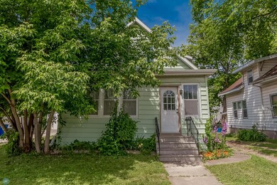 219 11th St N, Moorhead, MN 56560-09