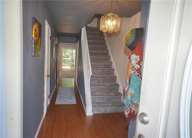 FOYER ENTRY