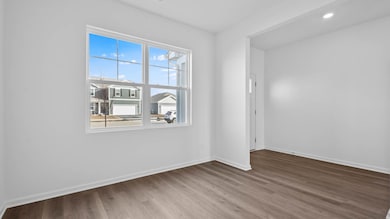 963 Sapphire Ln, Aurora, IL 60506 - photo 2