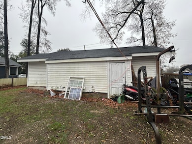 903 N Fayetteville Ave, Dunn, NC 28334 - photo 2