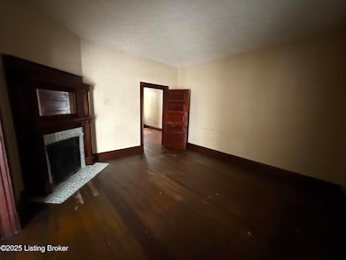 3636 Craig Ave, Louisville, KY 40215 - photo 4