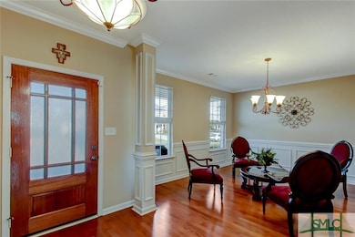 Entry/Formal Dining Room
