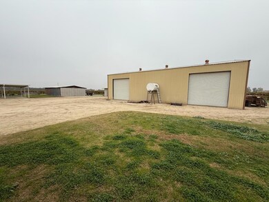 376 E Klepper Ave, Caruthers, CA 93609 - photo 5