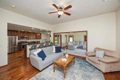 15919 Hawthorn Cir, Clive, IA 50325 - photo 2