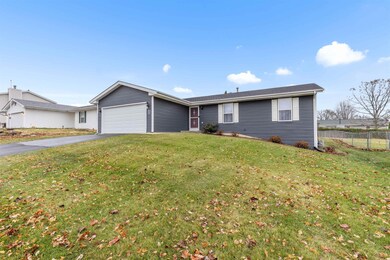 4414 Sunbury Dr, Rockford, IL 61109 - photo 2