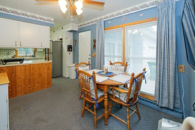 531 N Douglas-106