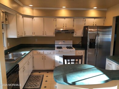 32 Sutherland Ct, Toms River, NJ 08757 - photo 4