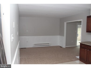 17 Bare Ave, Reading, PA 19607 - photo 6