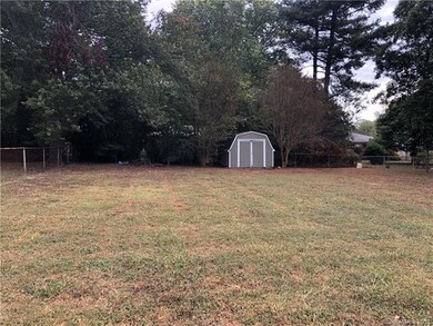 624 N Bost St, Statesville, NC 28677 - photo 5