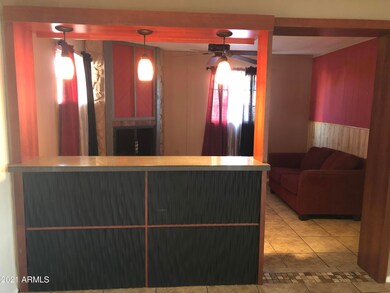 Divider Bar between living room and fami