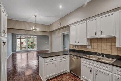 50 Legend Ln, Houston, TX 77024 - photo 4