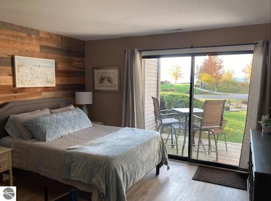 5605 E Creeks Crossing unit 36, Williamsburg, MI 49690 - photo 4