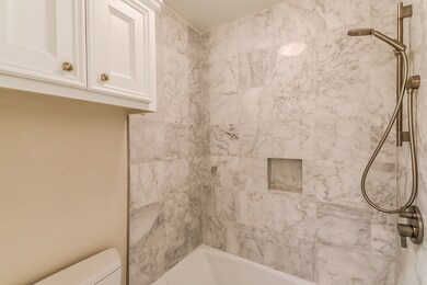 1 Heritage Ct, Houston, TX 77024 - photo 6