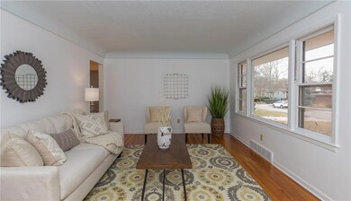 1723 E 31st Ct, Des Moines, IA 50317 - photo 5