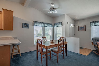 6 Eating Area