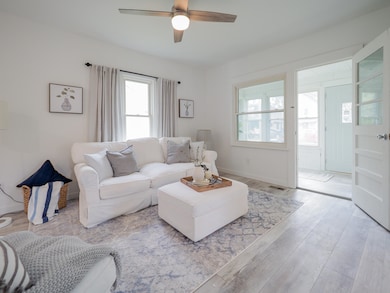 1407 E Stockbridge-105