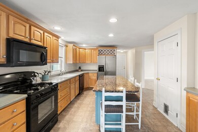 63 Dexter St, Nashua, NH 03060 - photo 5