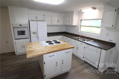 301 Walnut St, Clover, SC 29710 - photo 6